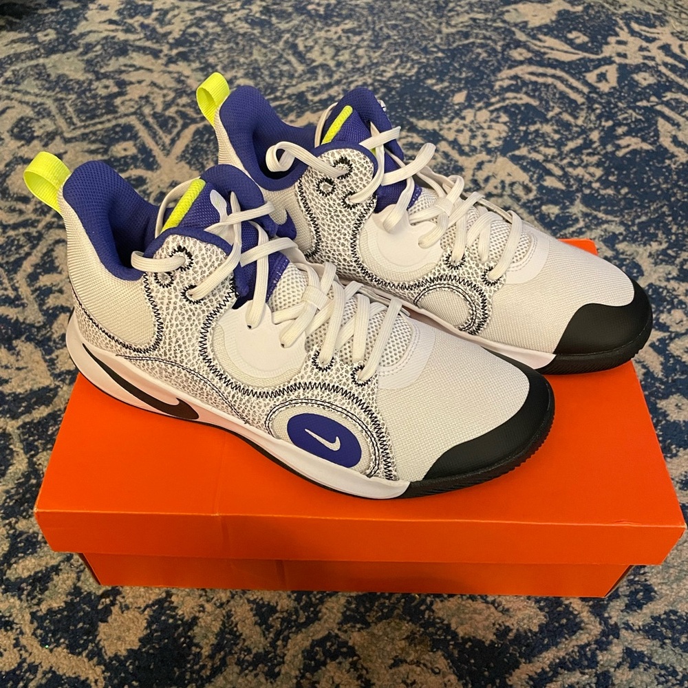 Nike Mens size 8